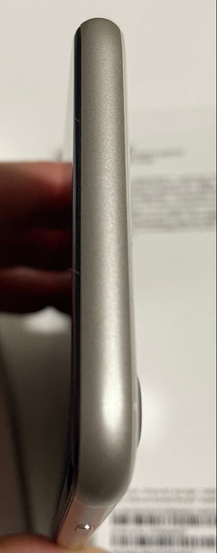 iPhone SE3 128GB スターライト　SIMフリー