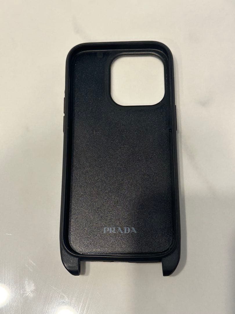 PRADA iPhone 14 Pro用カバー ブラック チェーン付き