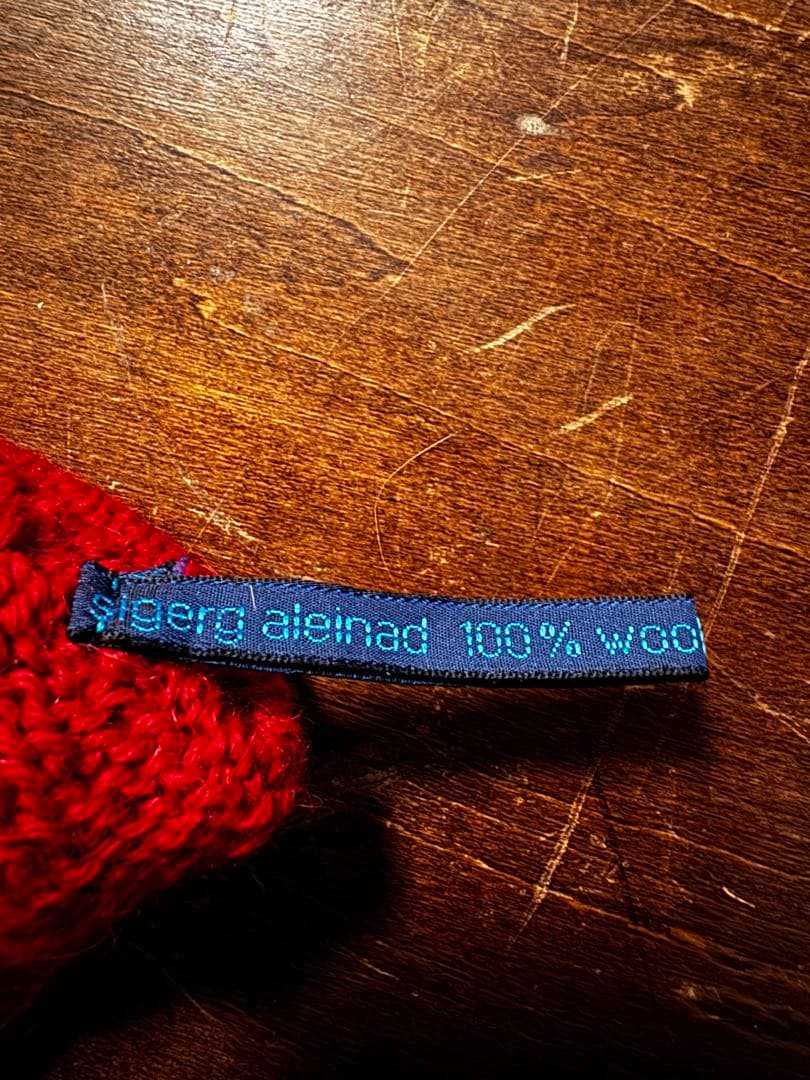 美品　ダニエラ☀︎グレジス　赤ニット帽