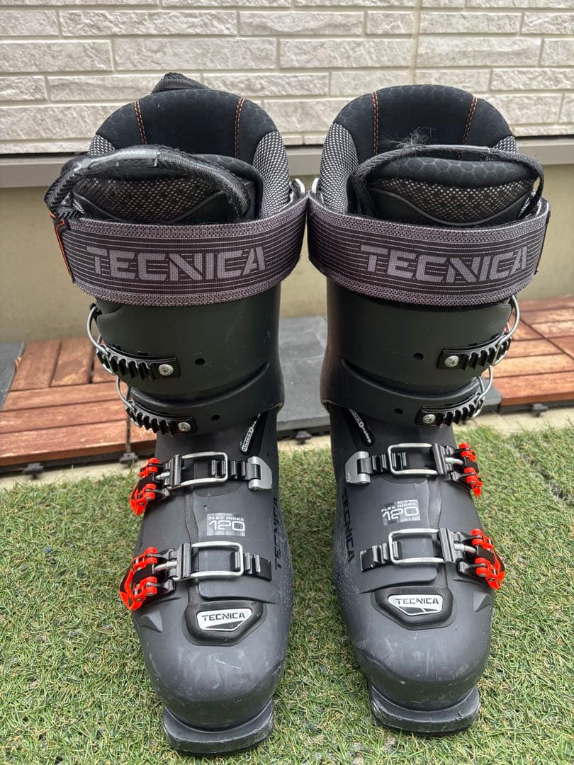 オススメTECNICA スキー ブーツ 28.0、28.5cm 325mm