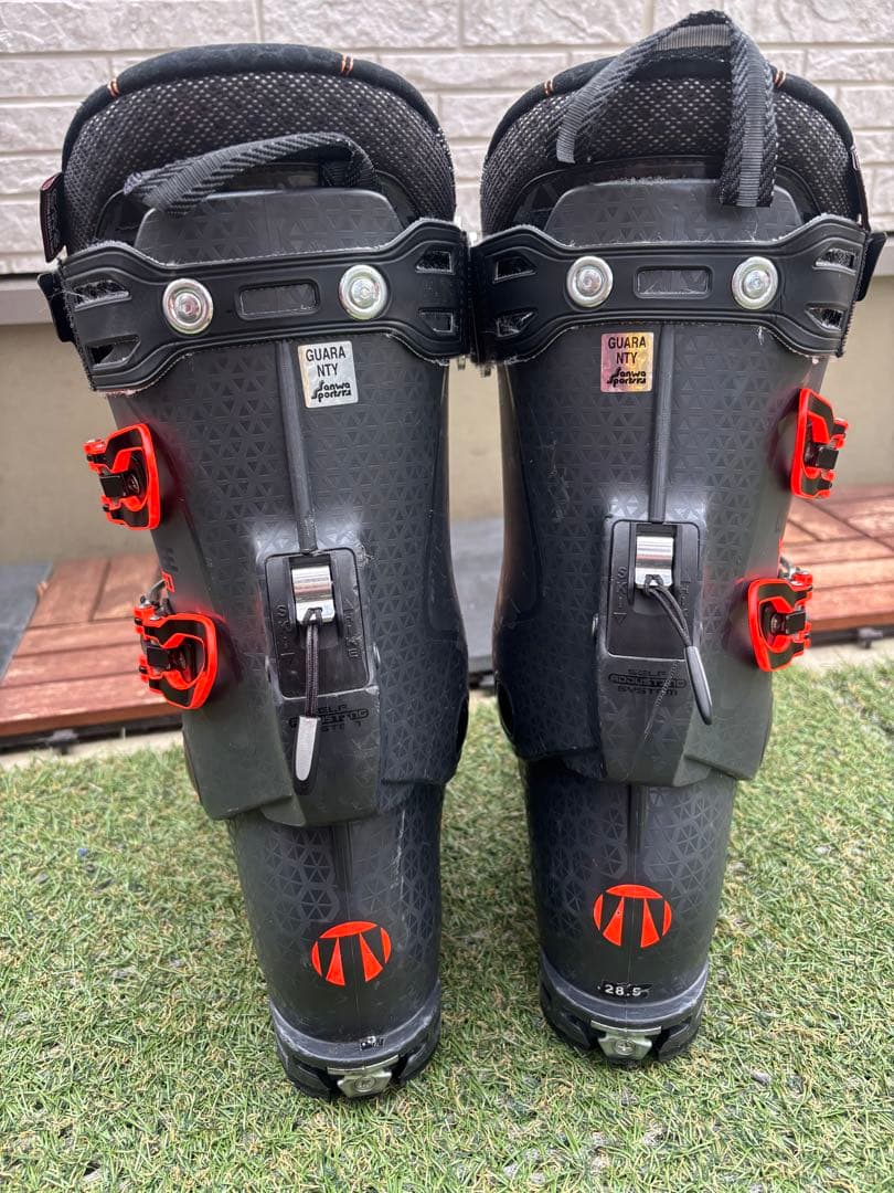 オススメTECNICA スキー ブーツ 28.0、28.5cm 325mm