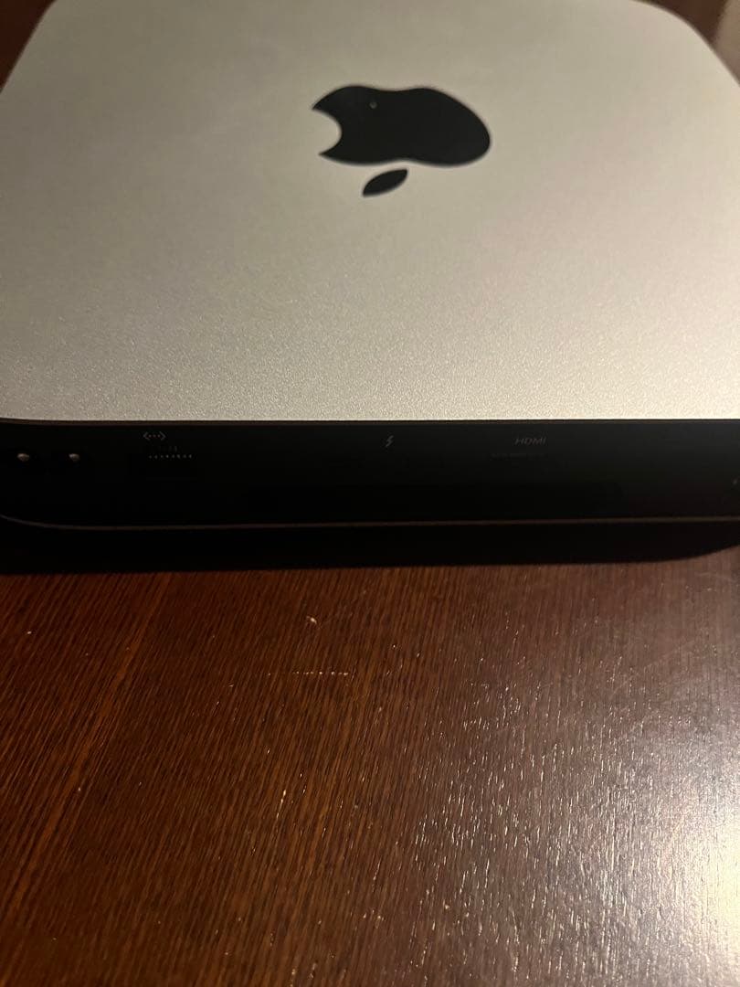 Mac mini (M2, 2023) メモリ16GB / SSD 256GB