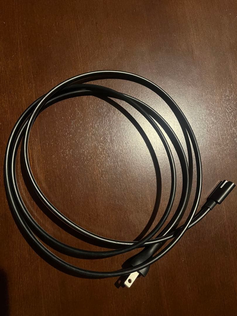 Mac mini (M2, 2023) メモリ16GB / SSD 256GB