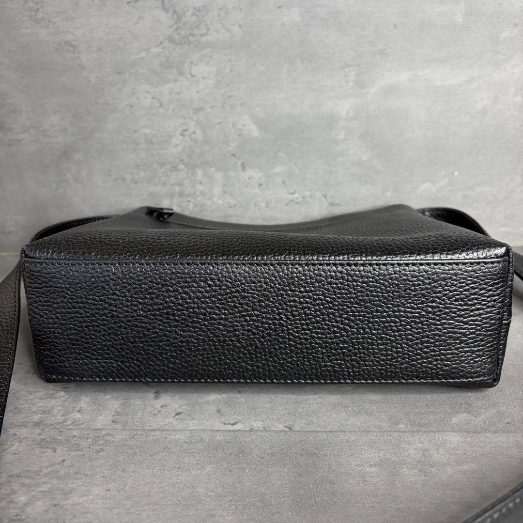 【極美品】Hush Tug レザー ショルダーバッグ 斜め掛け マチあり 大容量