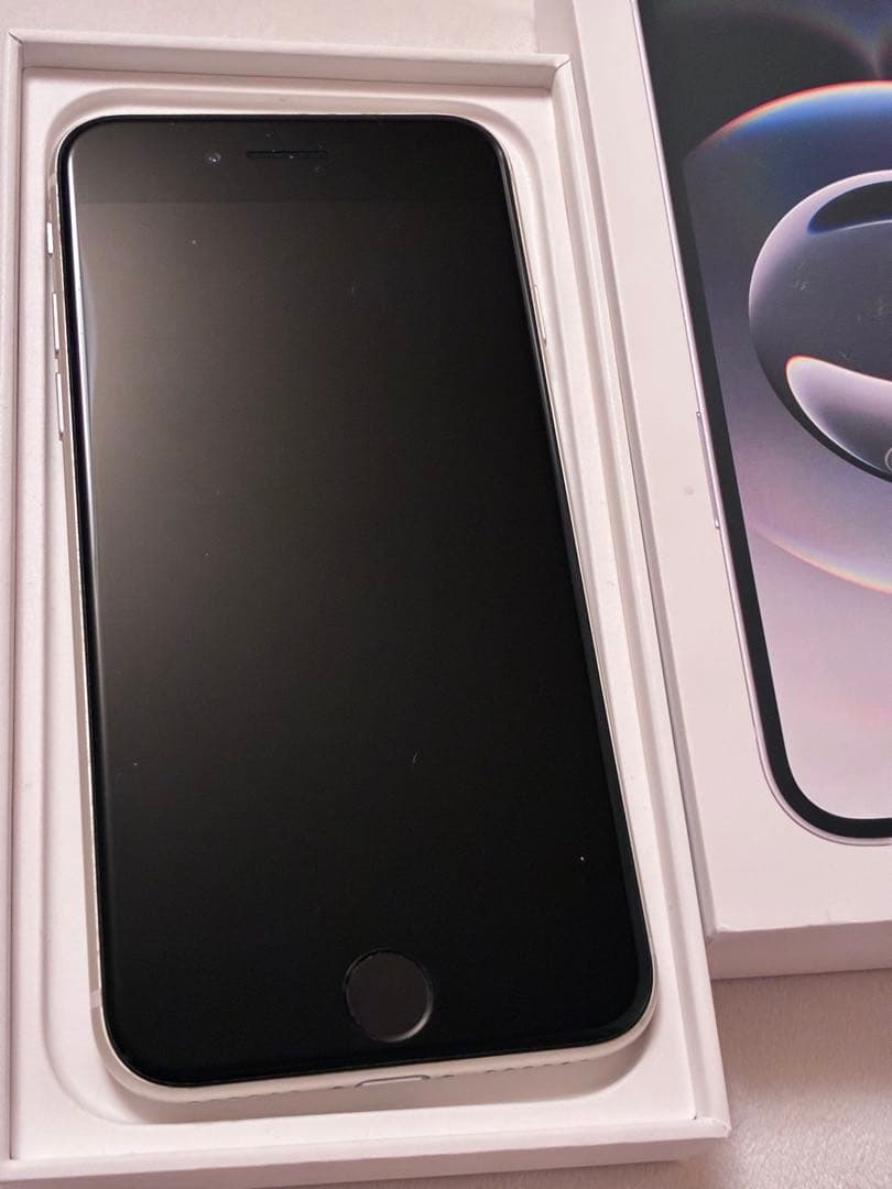 Apple iPhone se 第3世代　ホワイト　割れ傷なし　128