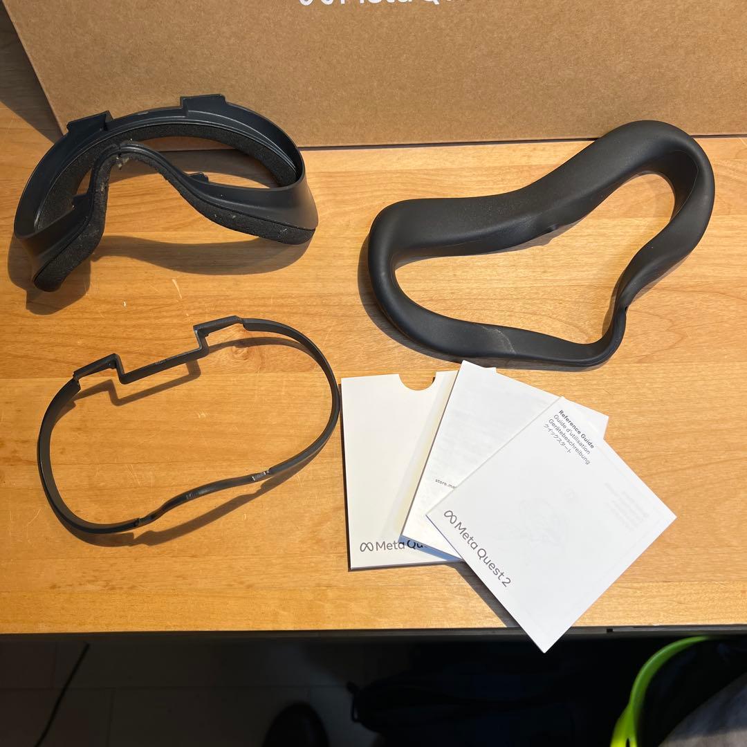   Quest 2 128GB箱付　※接顔、ストラップ要交換