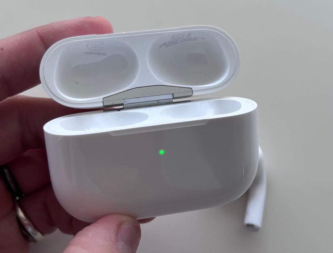 AirPods Pro2 右耳のみ&充電ケース ワイヤレスイヤホン