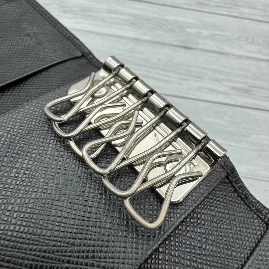 【美品】PRADA　キーケース　6連　 サフィアーノ シルバー金具 ブラック