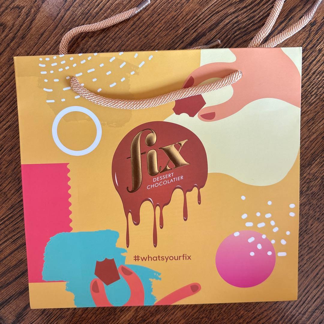 2枚セットFixドバイミルクチョコ 純正バッグ付 ドバイ空港で購入