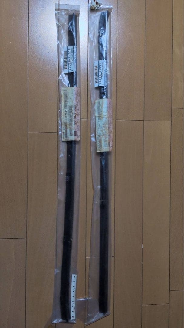 ひでさん専用　ダットサン620 日産純正品 ドア水切りモール　未使用品