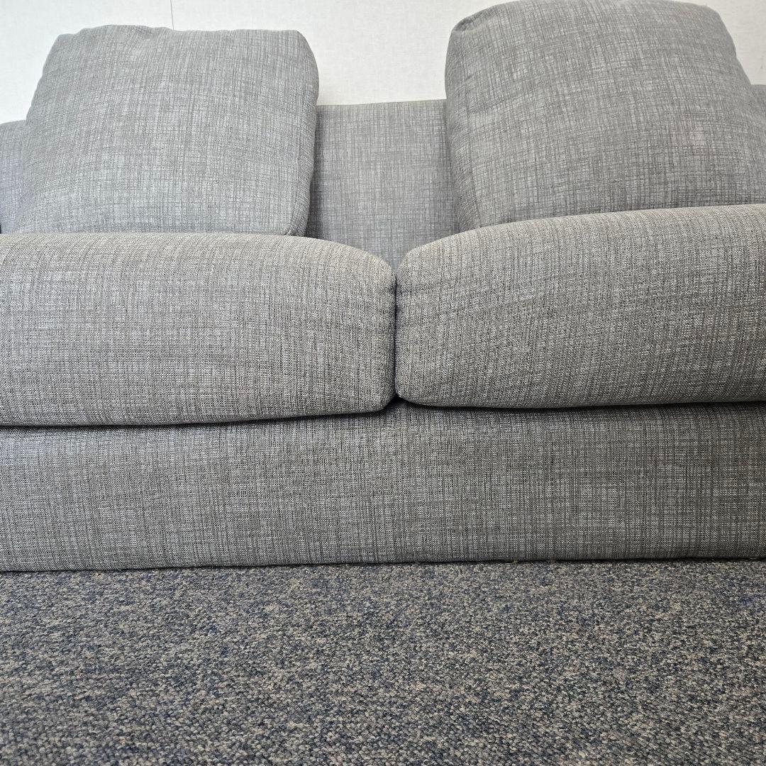 早い者勝ち　NOYES Decibel ソファ　2人がけ ひじ掛けつき