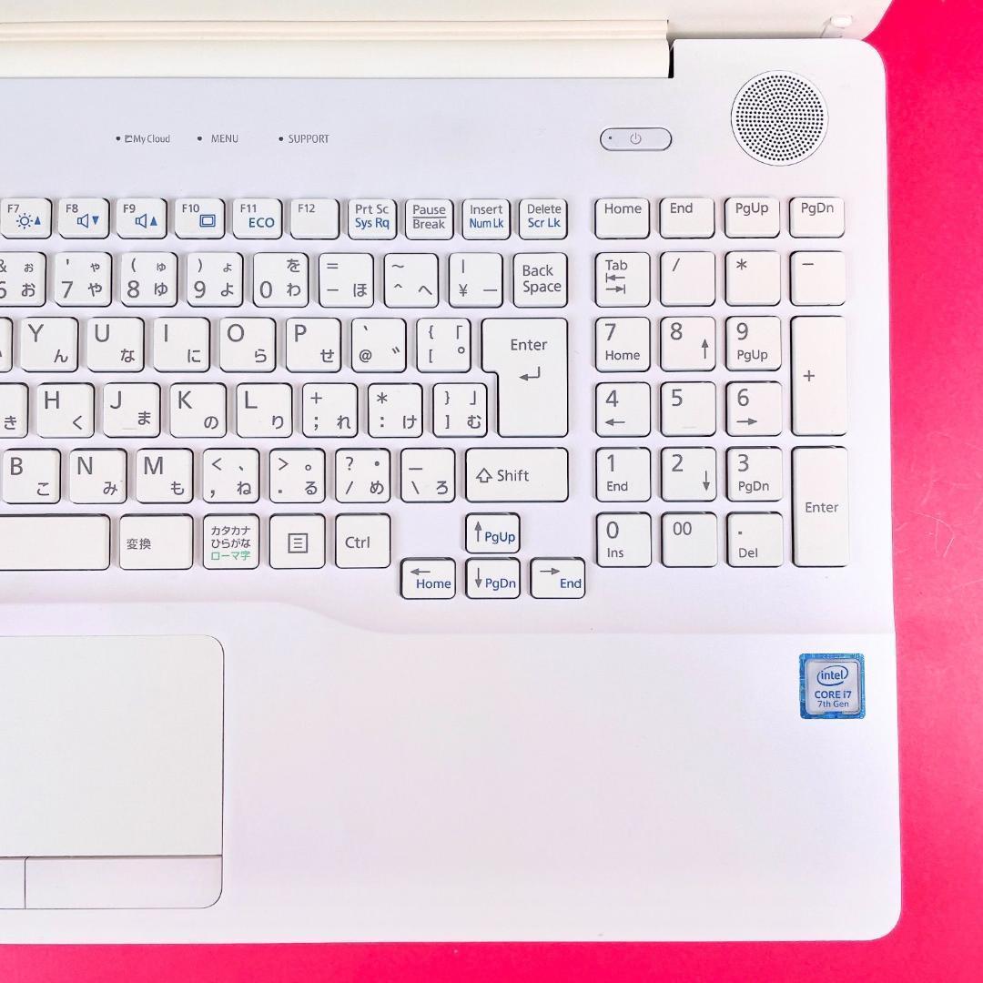 Corei7✨️薄型ノートパソコン✨️SSD512GBカメラ付きWindows11白