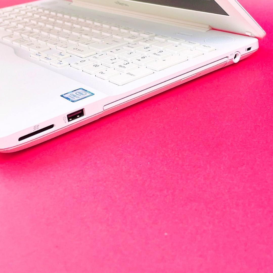 Corei7✨️薄型ノートパソコン✨️SSD512GBカメラ付きWindows11白