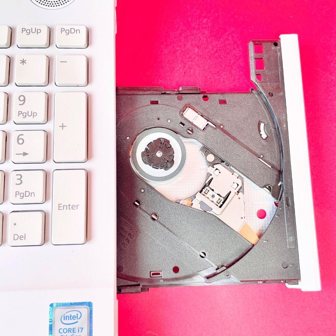 Corei7✨️薄型ノートパソコン✨️SSD512GBカメラ付きWindows11白