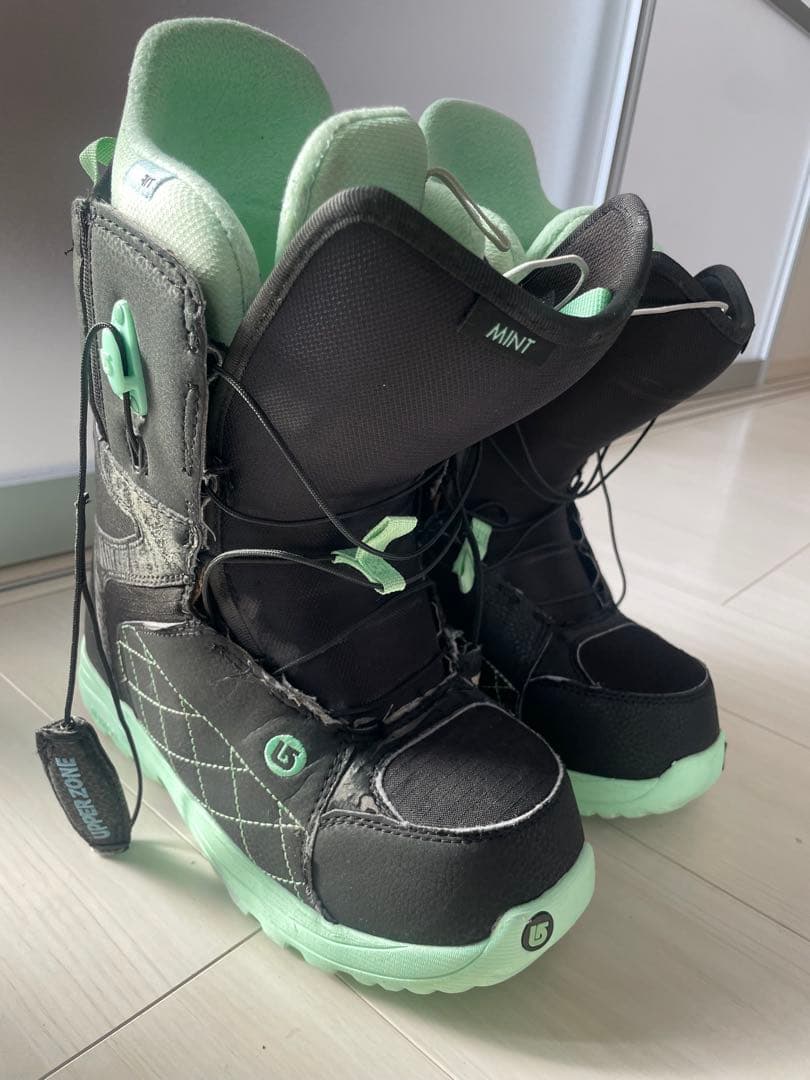 お値下げ中❗️Burton Mint 女性用スノーボードブーツ 24.5cm