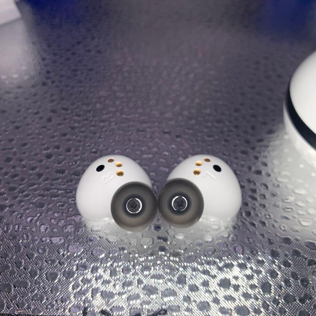 訳あり品　Q3799 SteelSeries ゲーミングワイヤレスイヤホン　白