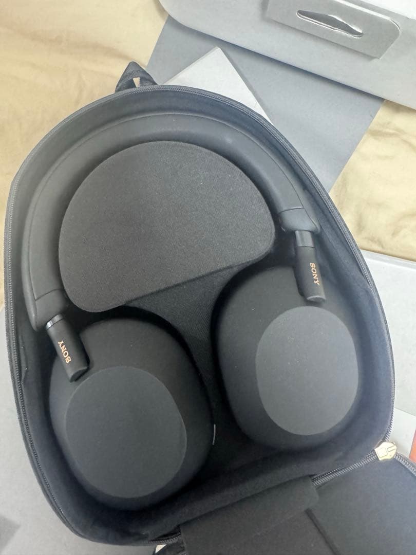 ソニー　SONY ワイヤレスヘッドホン　WH-1000XM5