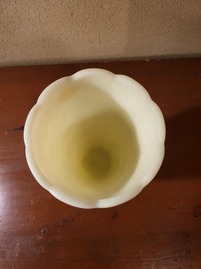 花瓶　フラワーベース　ウランガラス