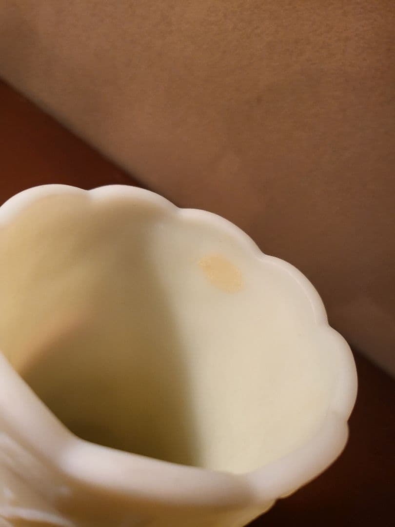 花瓶　フラワーベース　ウランガラス