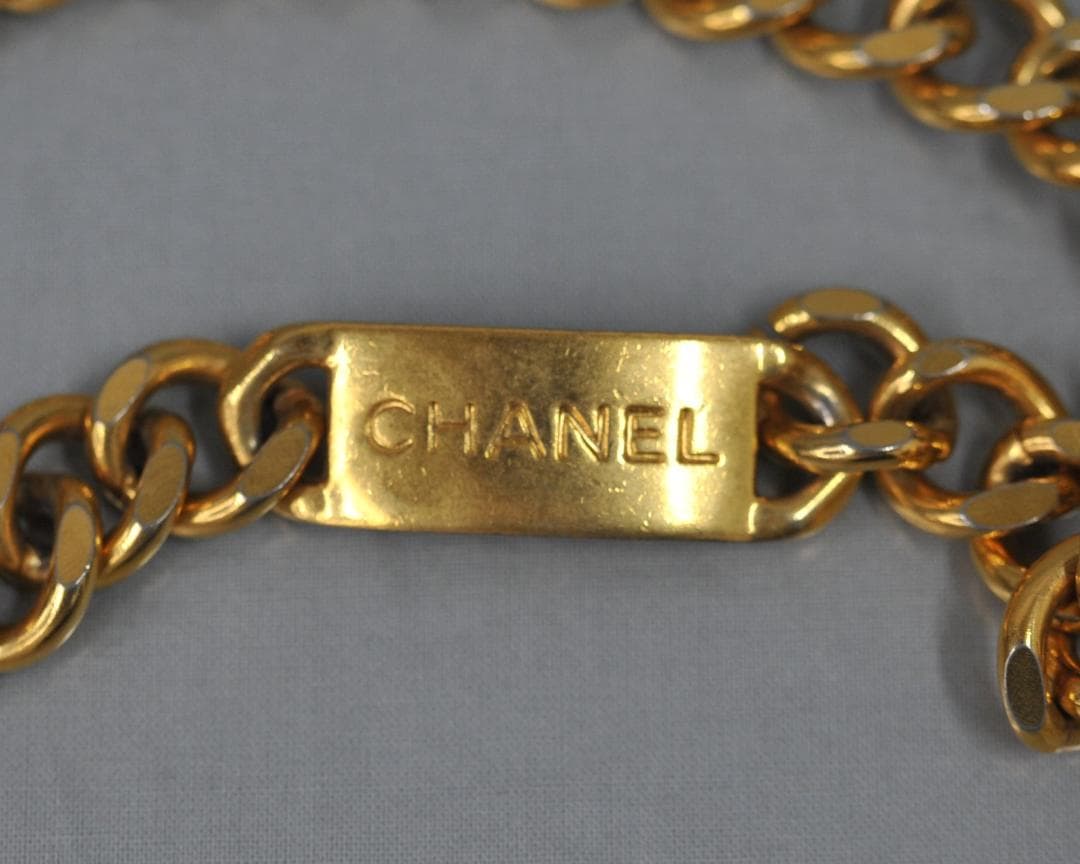 C*e様 シャネル　チェーンベルト　メダル／ロゴプレート