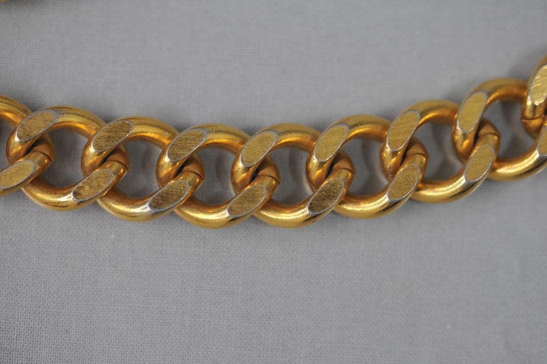 C*e様 シャネル　チェーンベルト　メダル／ロゴプレート