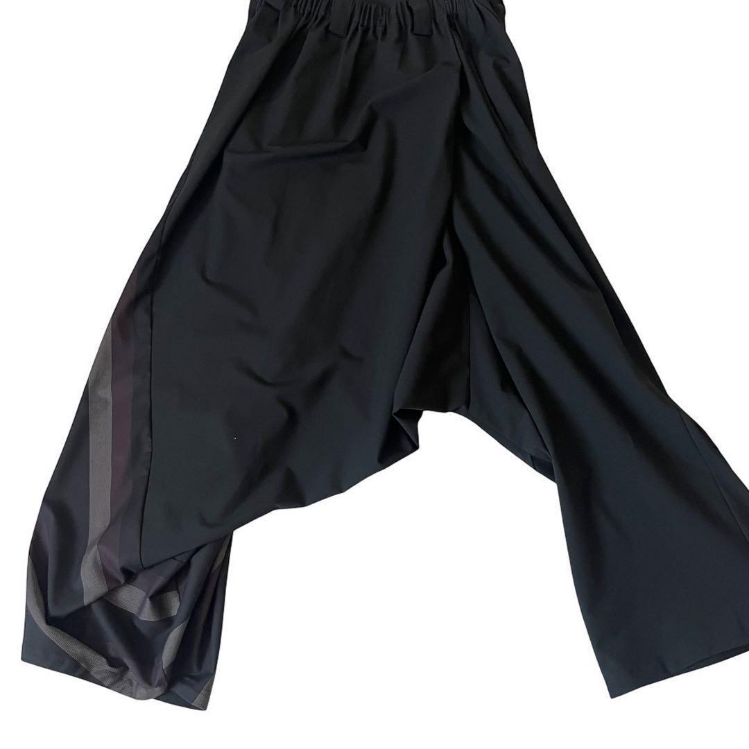 極美品 萌 24SS 変形 サルエルパンツ ストライプ ブラック