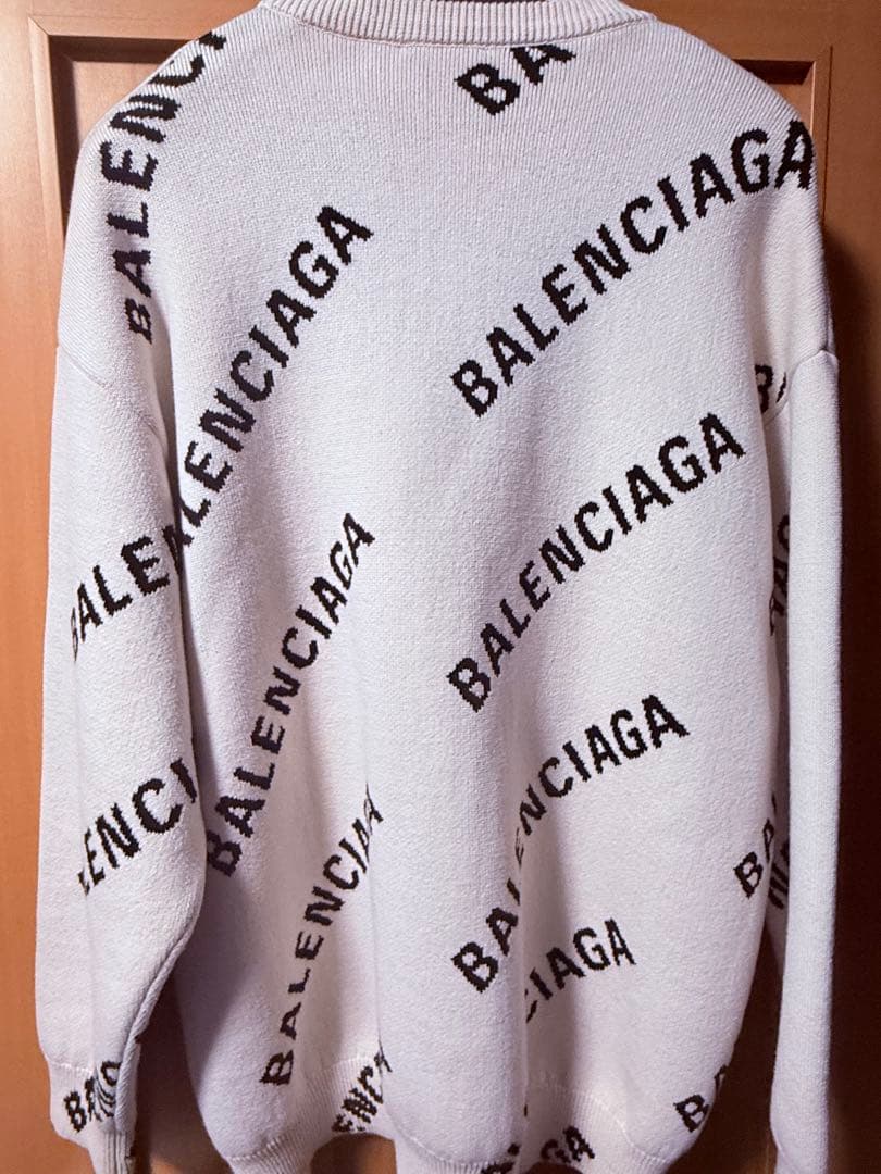 BALENCIAGA ロゴ入り ホワイトニットセーター