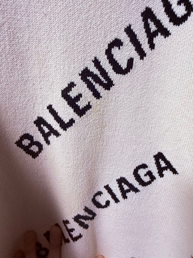 BALENCIAGA ロゴ入り ホワイトニットセーター