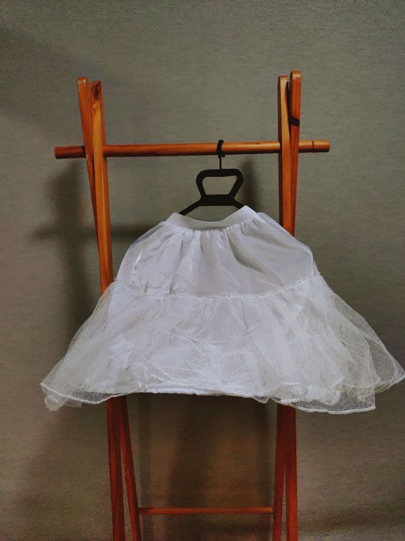 ビビディ・バビディ・ブティック　ベル　グローブ、ケープ、パニエ付き