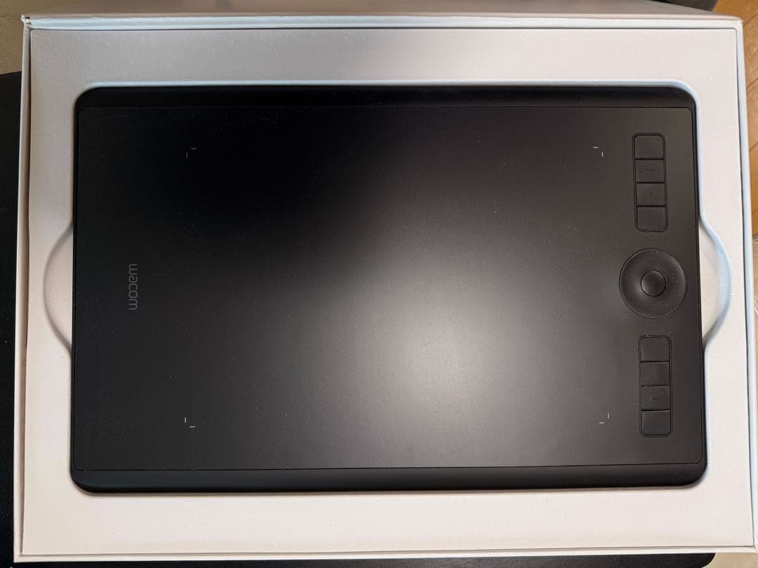 Wacom Intuos Pro Medium PTH-660ほぼ未使用 美品
