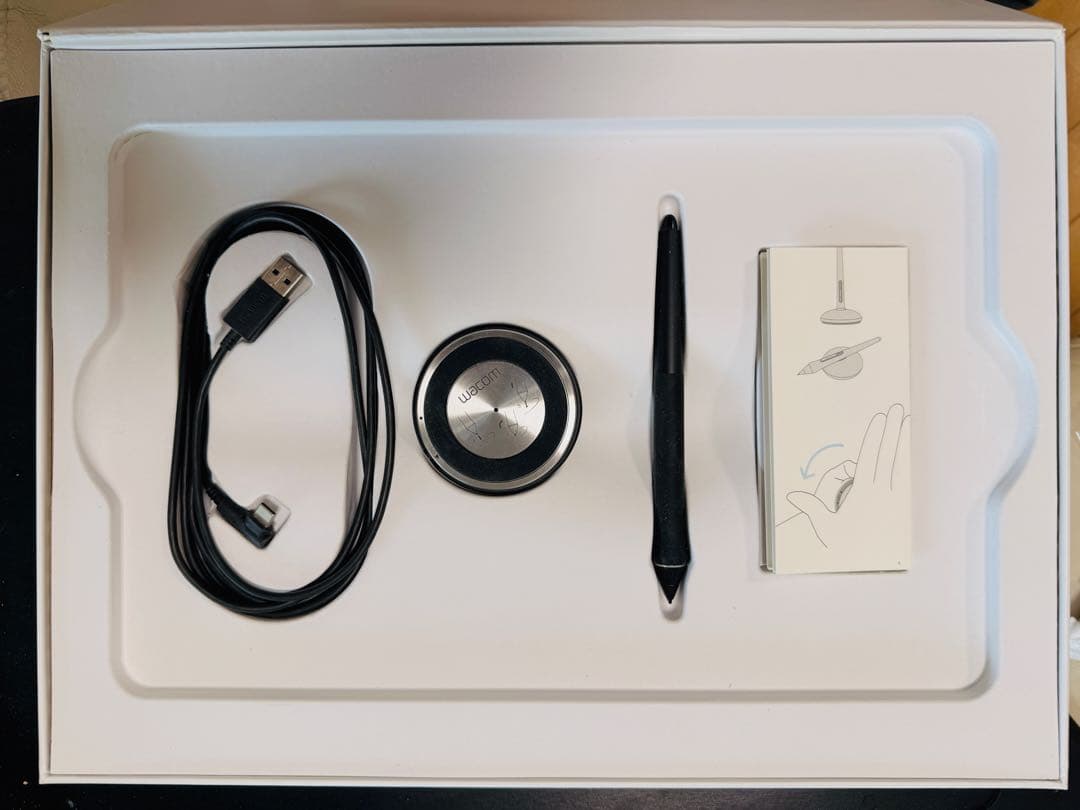 Wacom Intuos Pro Medium PTH-660ほぼ未使用 美品