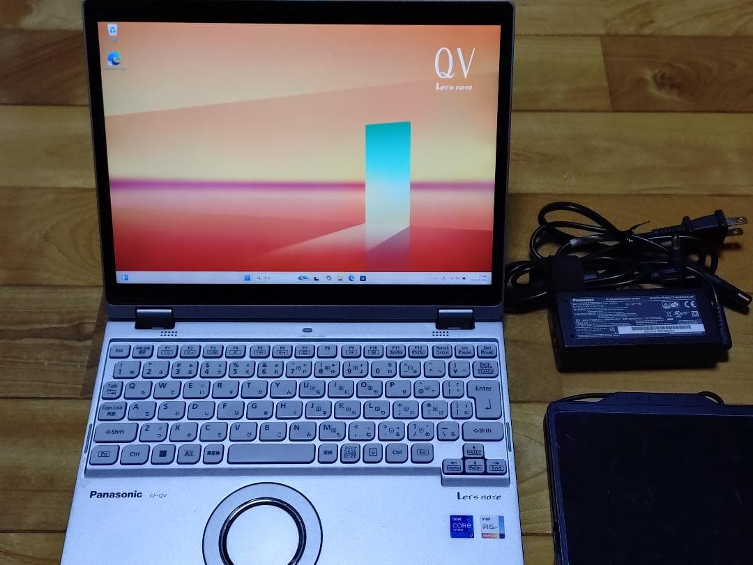 中古CF-QV1SFLAS 11世代i7 16GB　１TB　LTE　オマケつき