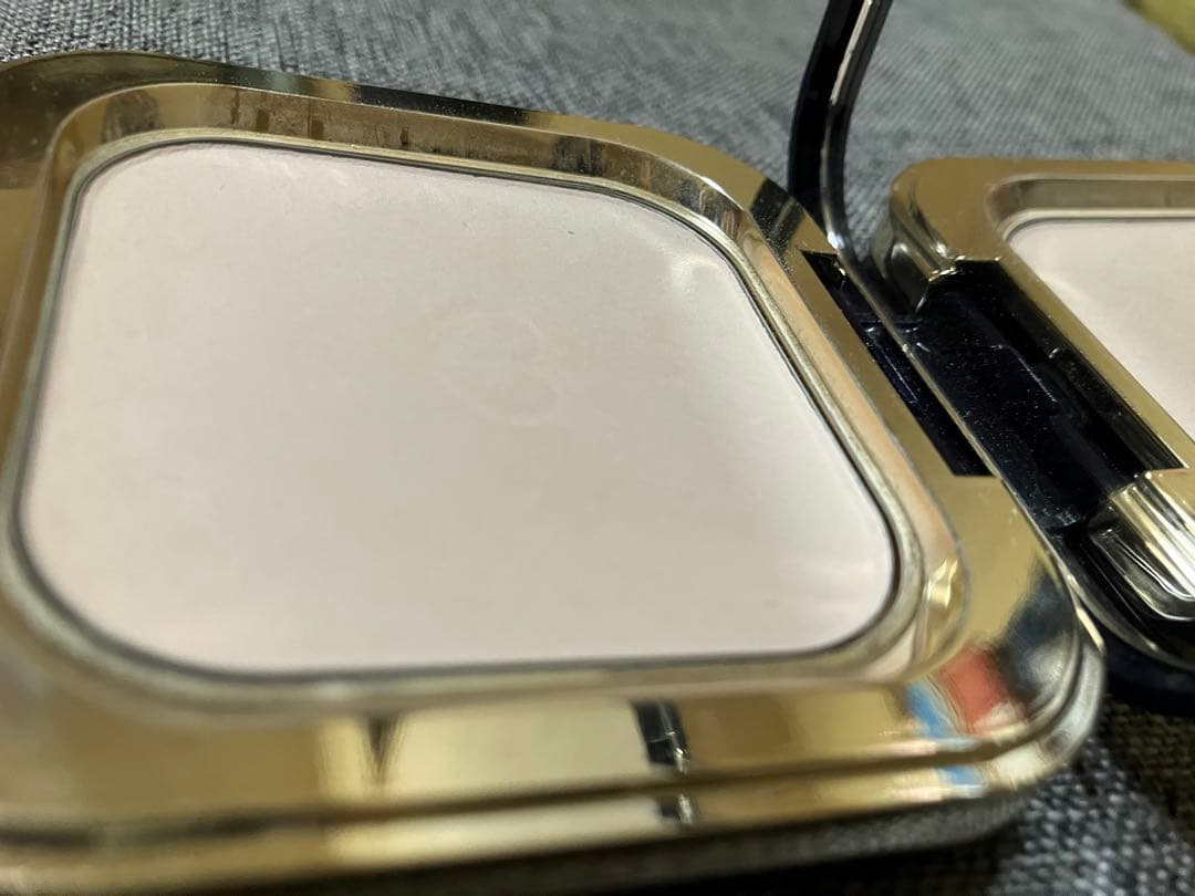 資生堂　クレドポーボーテ　プードルコンパクトエサンシルn フェイスパウダー