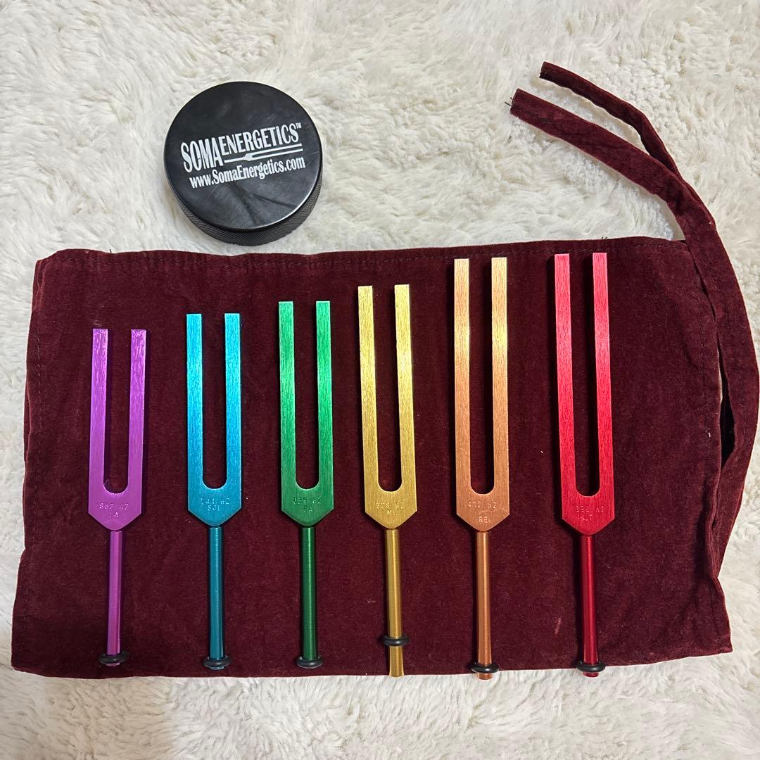 ソーマエナジェティクス社製　ソルフェジオチューナー音叉 6本とアクティベーター