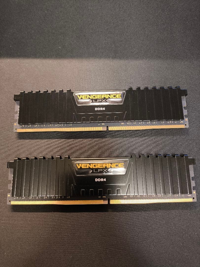 Vengeance LPX DDR4 16GB (2x8GB) メモリ