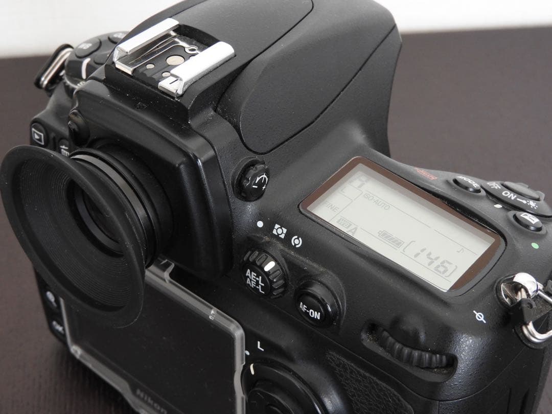 Nikon D700 ニコン デジタル一眼レフカメラ MB-D10 縦グリップ付