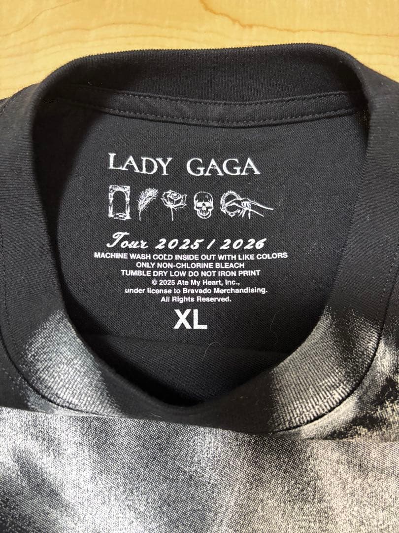 レディーガガ　VANISH DATEBACK ・TシャツXL