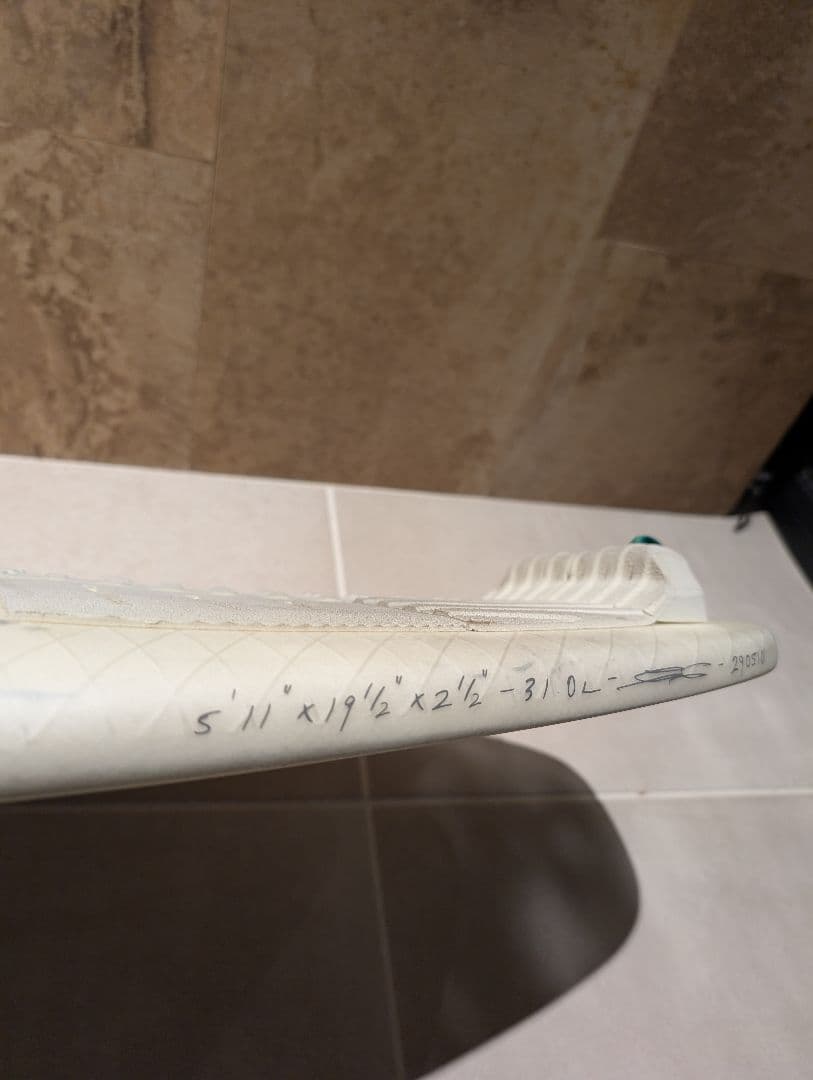 EPSのJSインダストリーズ XERO HYFI2.0 5'11 31L