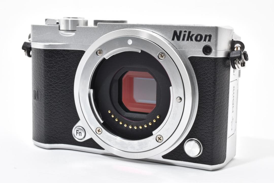 超美品 ニコン 1 J5 ミラーレスデジタルカメラボディ シルバー Nikon