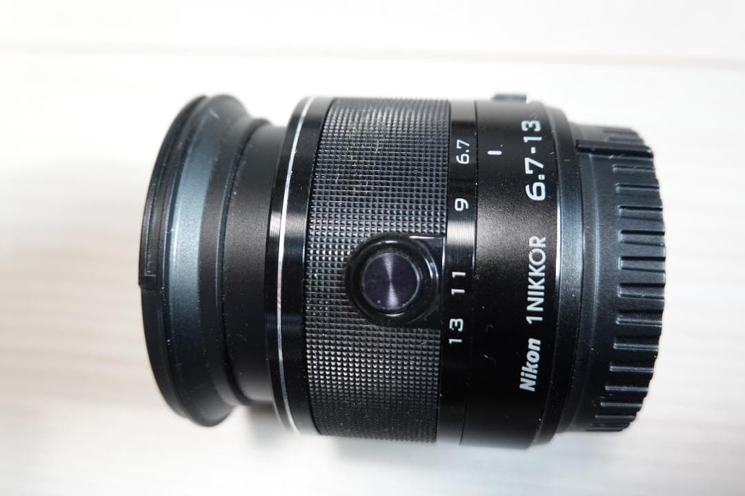 Nikon 1 NIKKOR 6.7-13mm f/3.5-5.6 VRレンズ