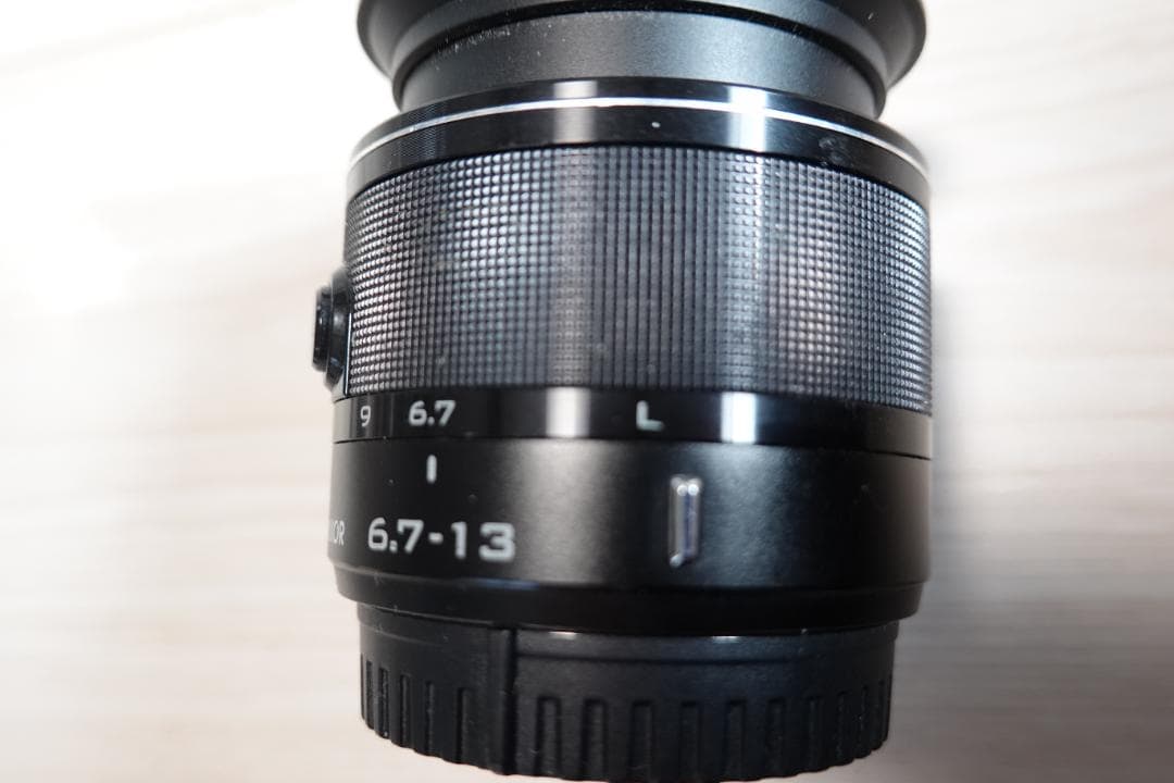 Nikon 1 NIKKOR 6.7-13mm f/3.5-5.6 VRレンズ