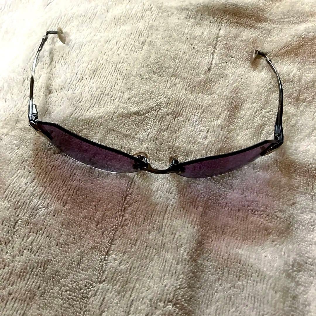 ダーツのサングラス