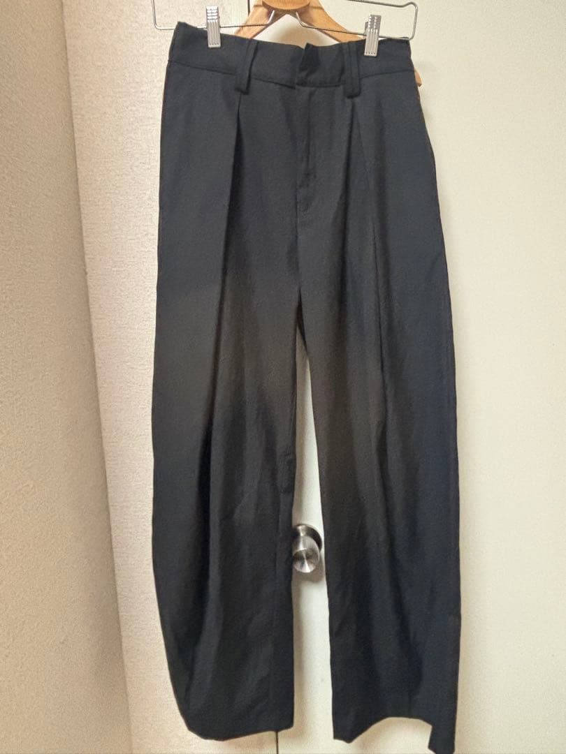 【CS】Cross tuck drape slacks (black)