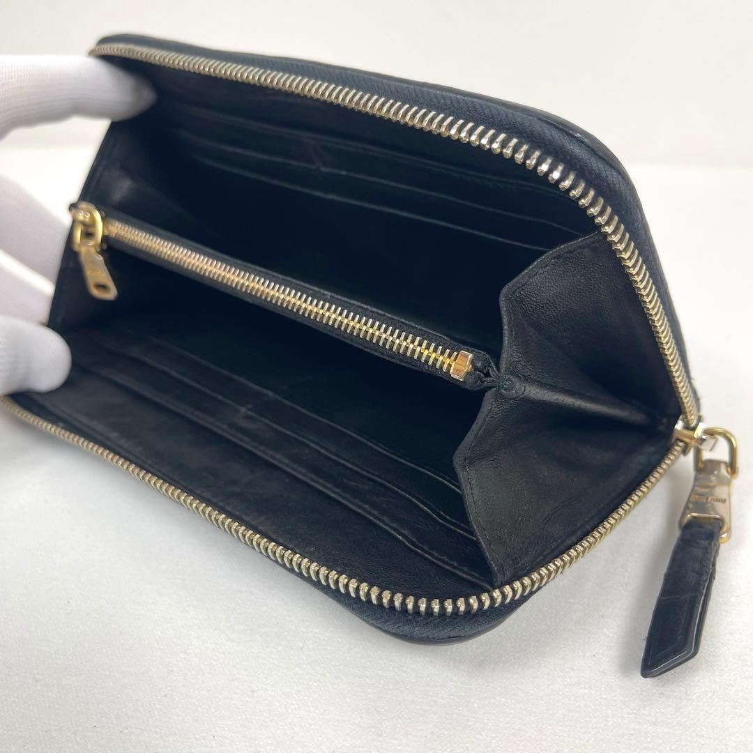 ミュウミュウ　キルティング　長財布　ロゴプレート　レザー　ブラック　希少美品！