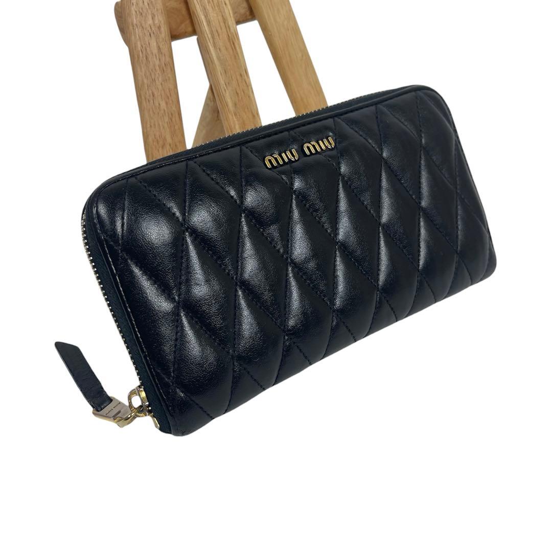 ミュウミュウ　キルティング　長財布　ロゴプレート　レザー　ブラック　希少美品！
