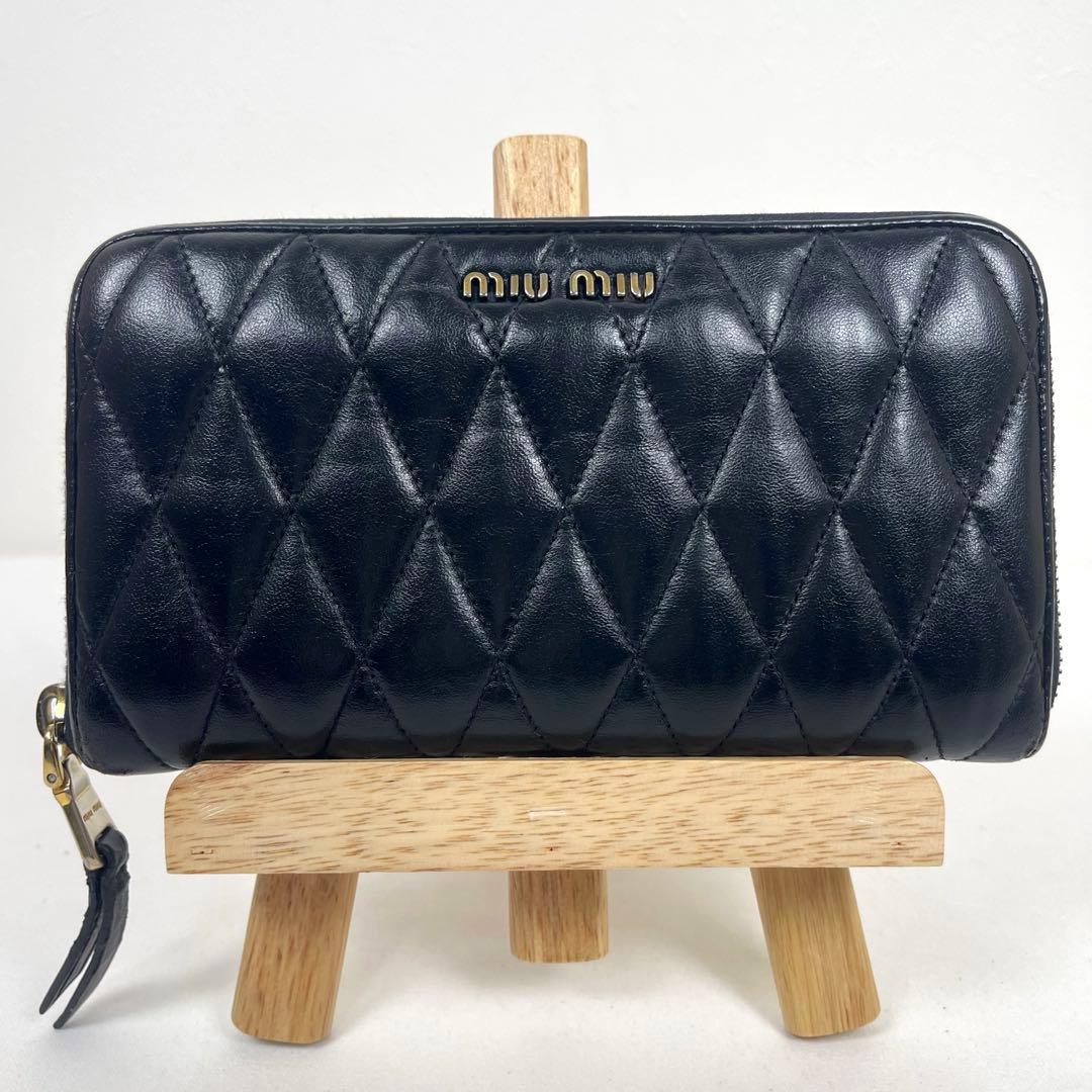 ミュウミュウ　キルティング　長財布　ロゴプレート　レザー　ブラック　希少美品！