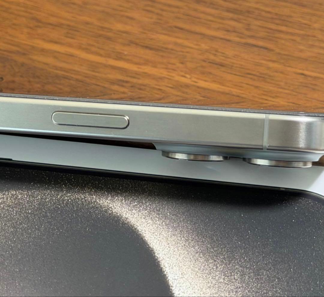 iPhone 15 pro 512GB ナチュラルチタニウム SIMフリー 美品