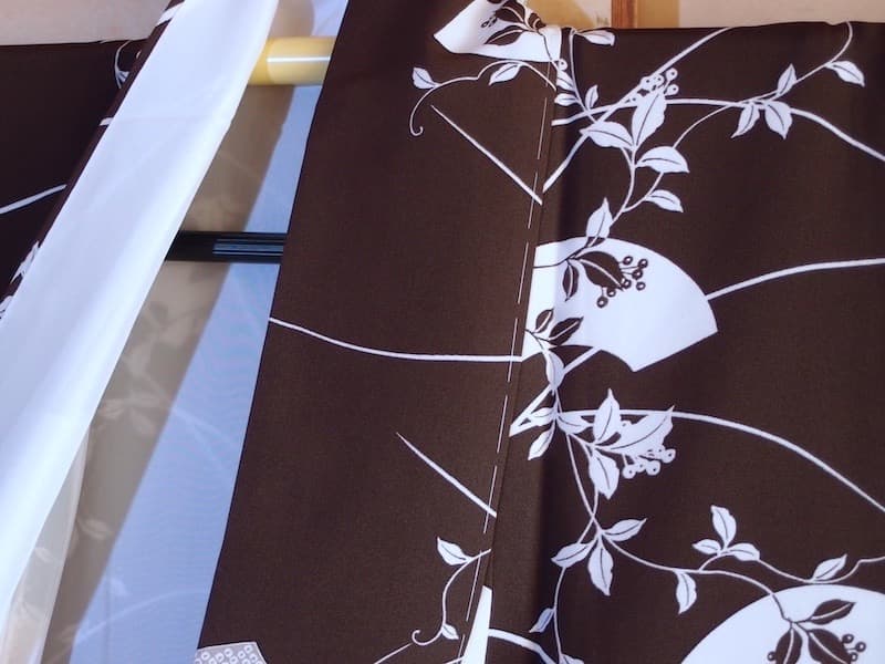 未使用　染め小紋（流れるような蔓葉文）裄68 正絹美品