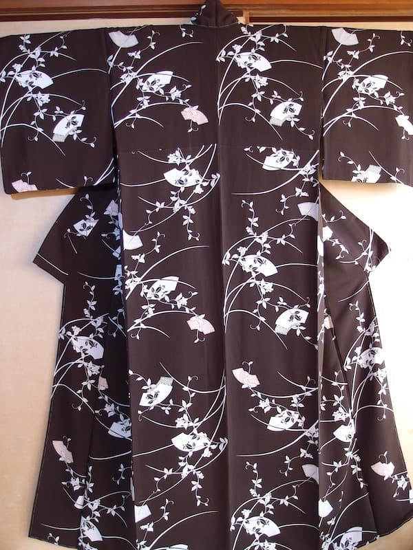 未使用　染め小紋（流れるような蔓葉文）裄68 正絹美品