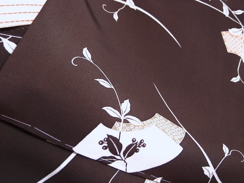 未使用　染め小紋（流れるような蔓葉文）裄68 正絹美品